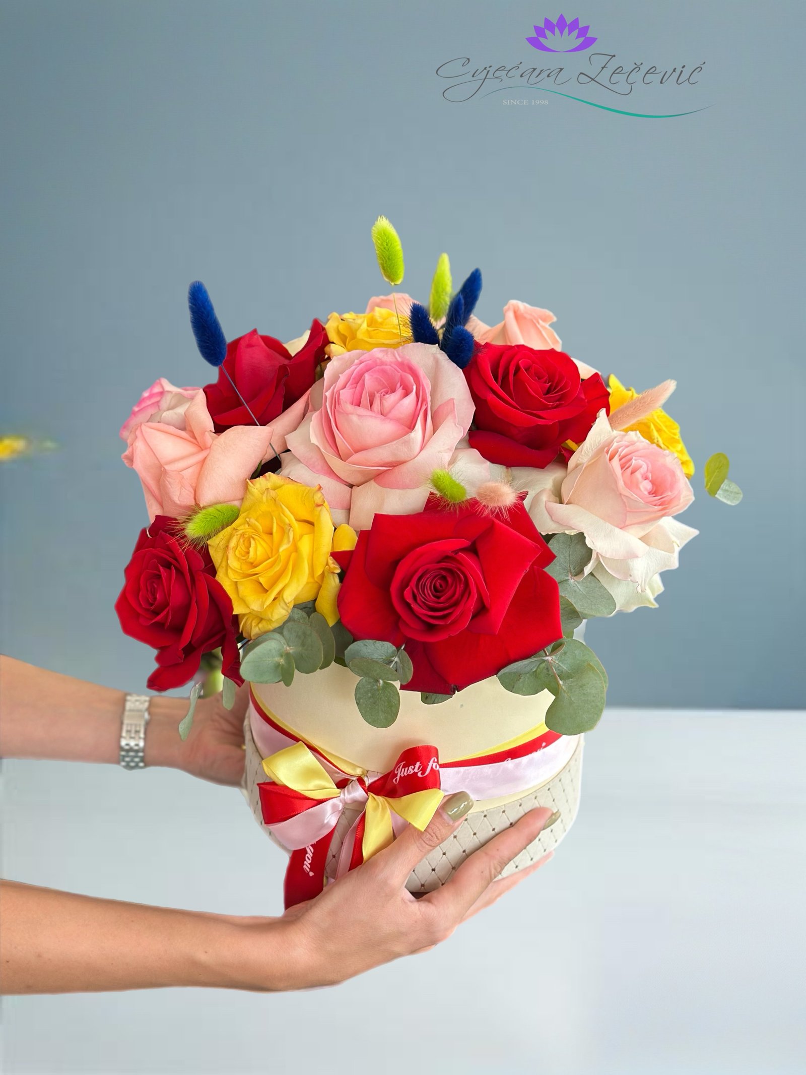 Aranzman sa sarenim ruzama